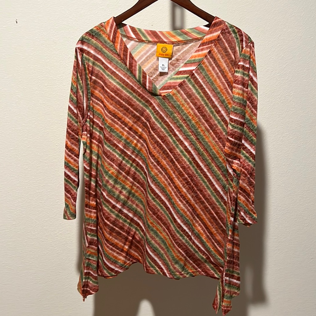 Ruby Rd. | Sunset V Neck Top